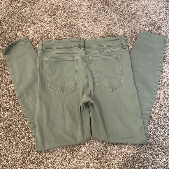 Gap Distressed Skinny Jean - Picture 4 of 4